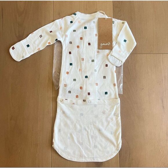 NWT Goumi Kids City Blocks Baby Gown SZ NB Newborn Snap Bamboo Sleeper - Picture 2 of 3
